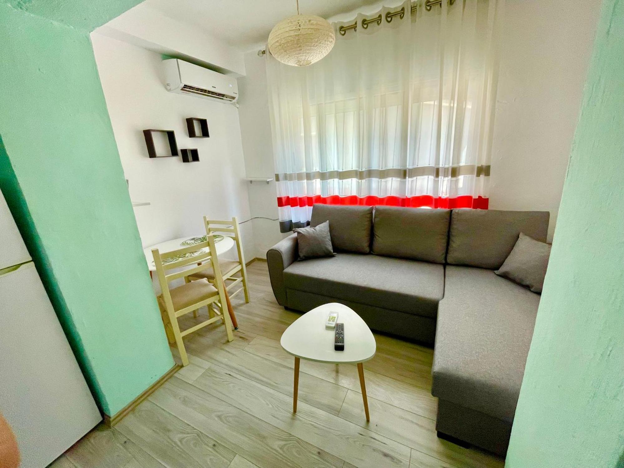 Superb Studio Apartment Near To The City Center Tirana Exteriör bild