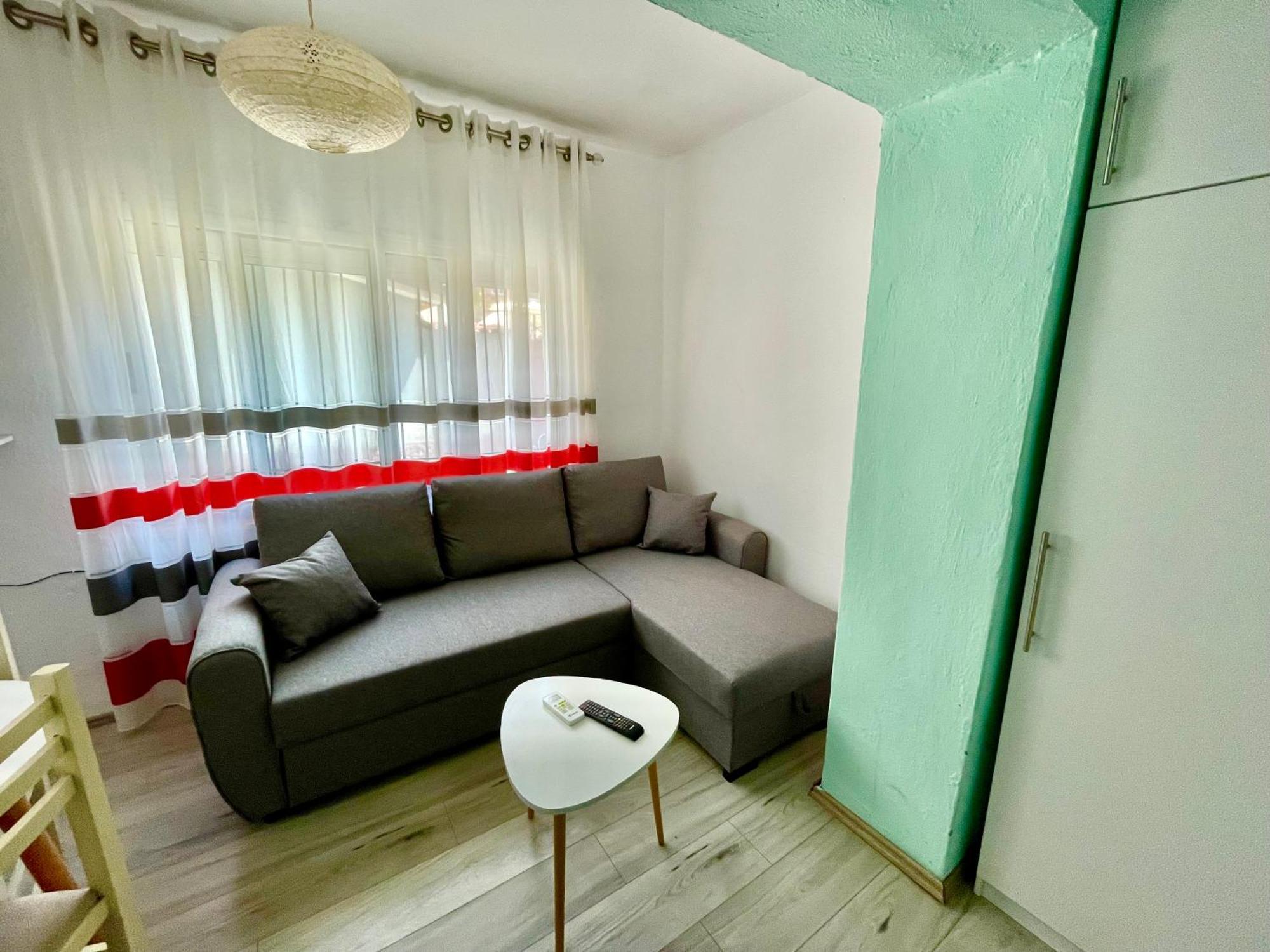 Superb Studio Apartment Near To The City Center Tirana Exteriör bild