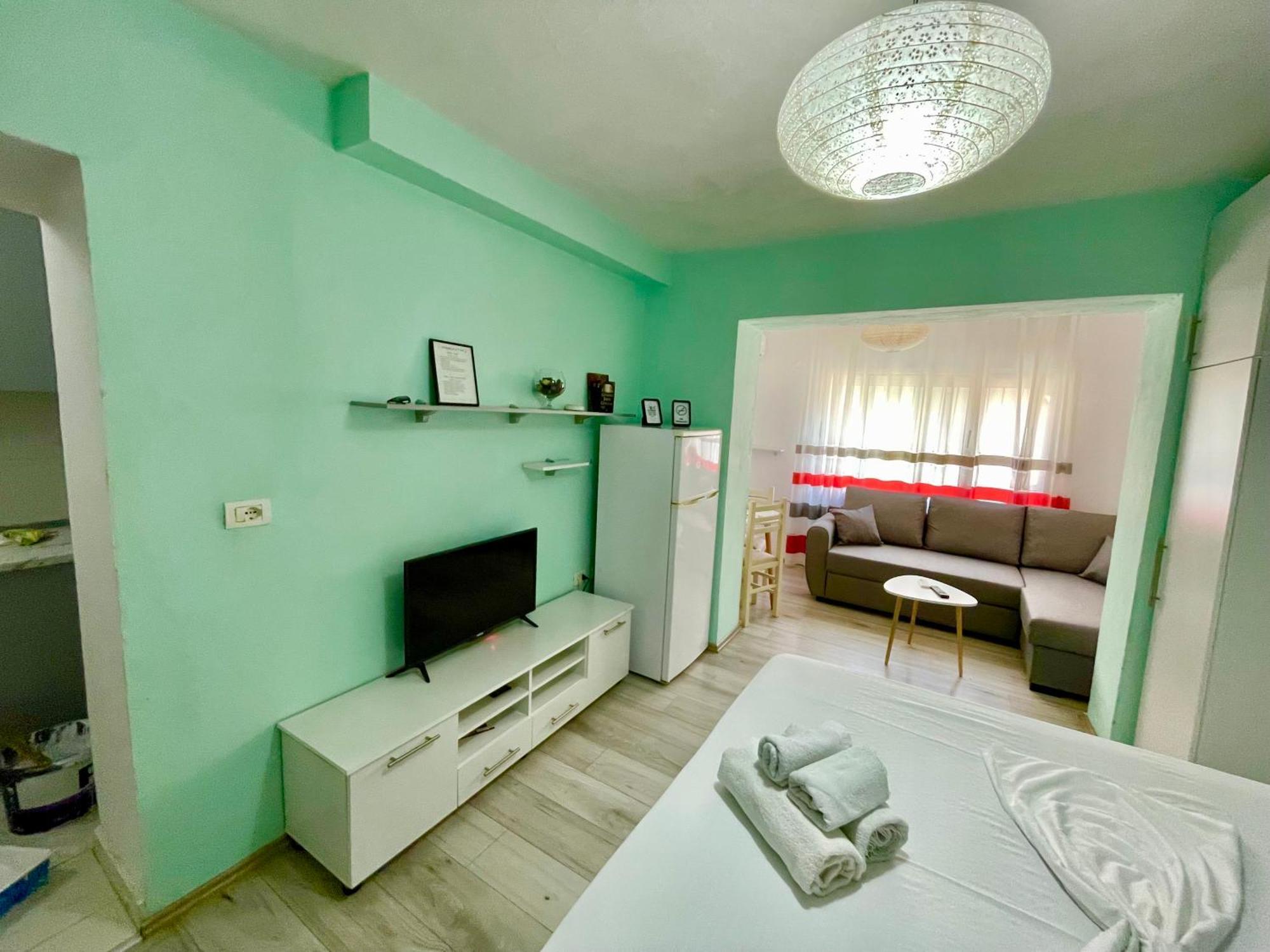 Superb Studio Apartment Near To The City Center Tirana Exteriör bild
